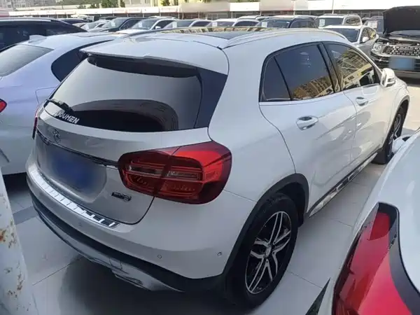 Mercedes-Benz GLA 2015