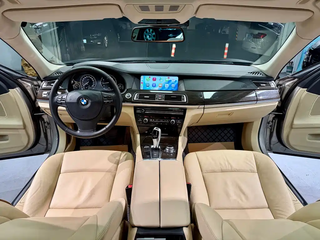 BMW 7 Series 2012 — фото 17