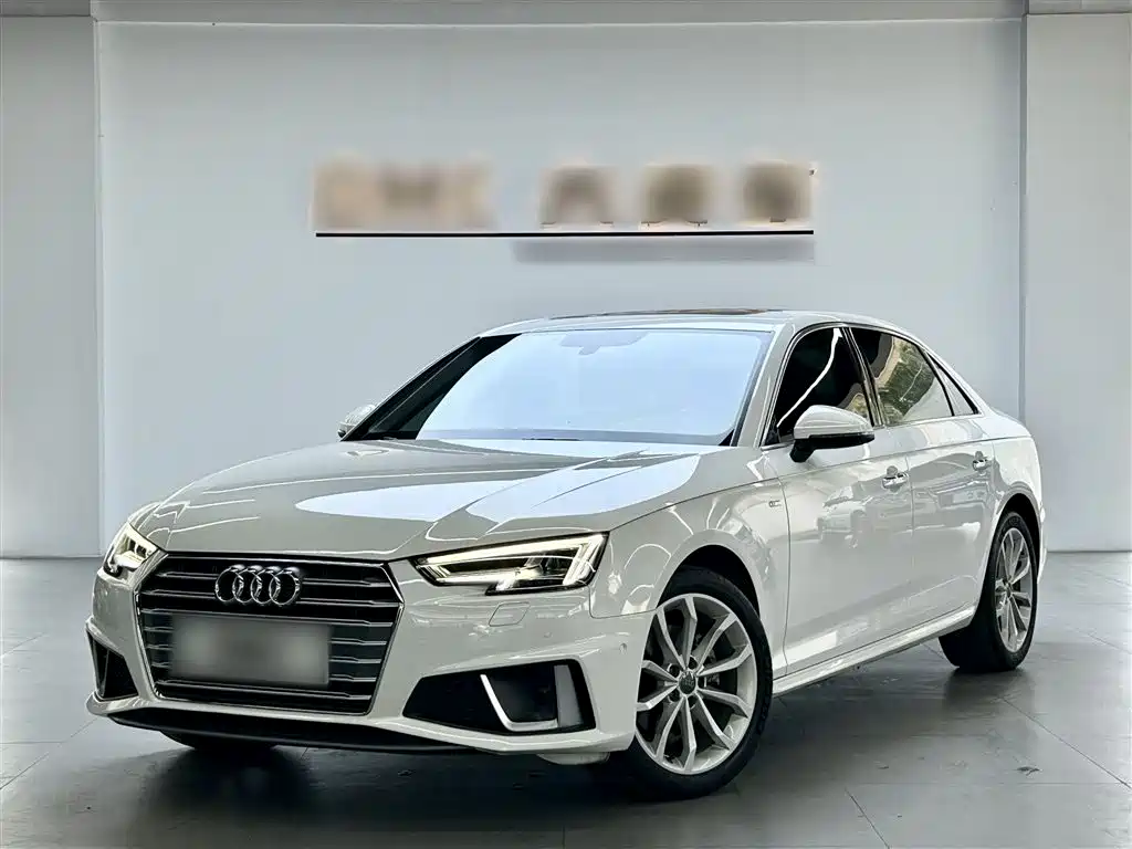 Audi A4L 2019 — фото 1
