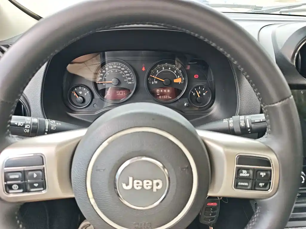 Jeep Freelancer 2015 — фото 19
