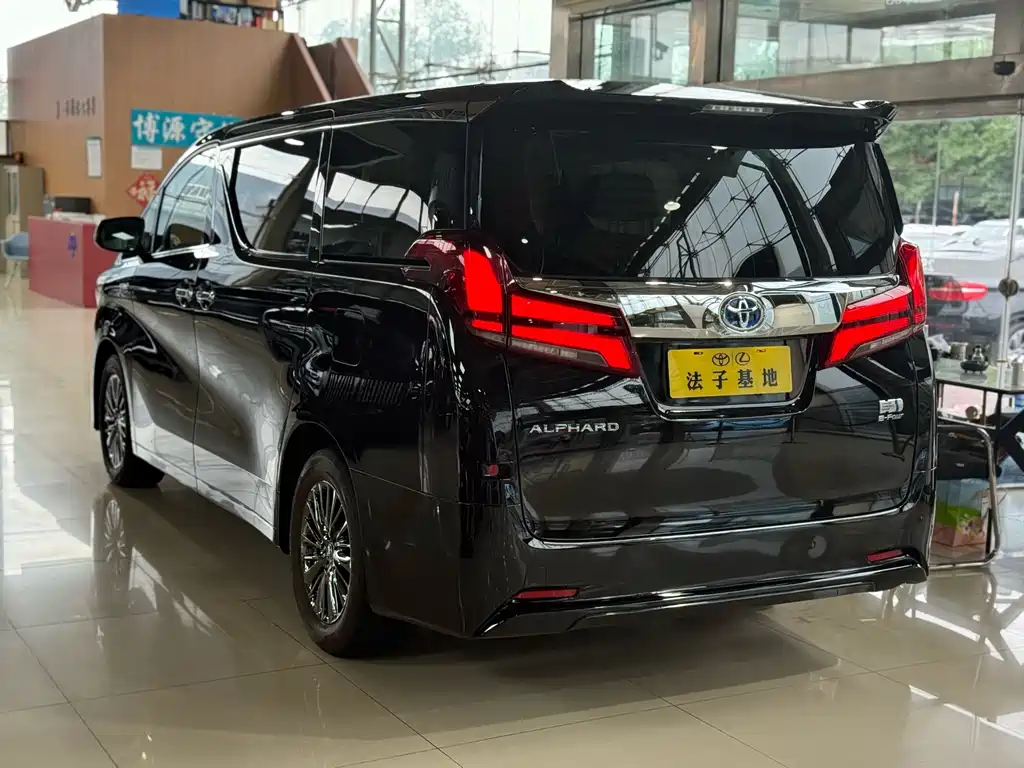 Toyota Alphard 2019 — фото 23