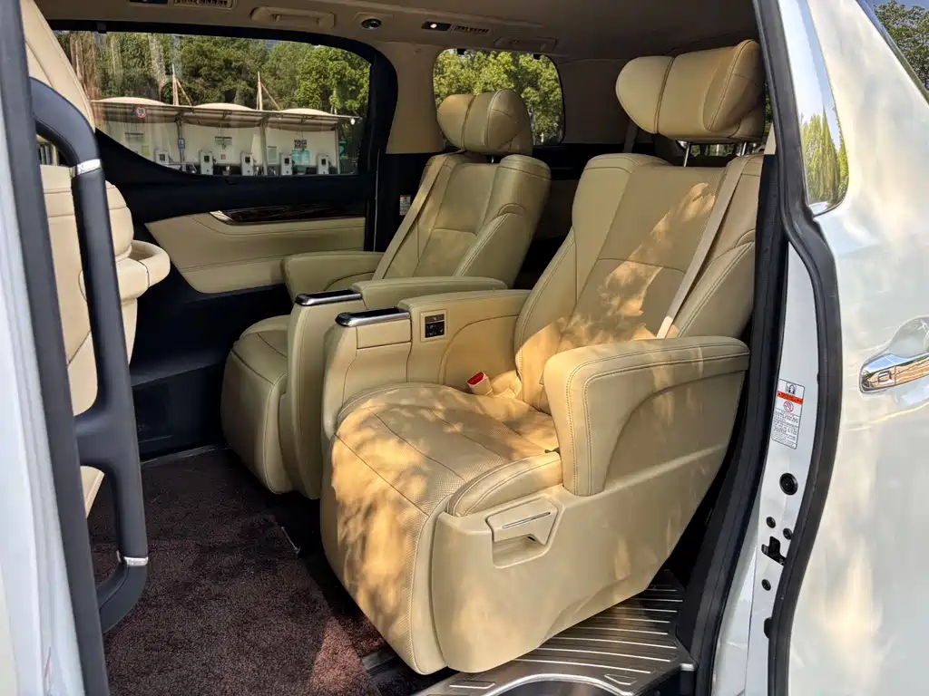 Toyota Alphard 2019 — фото 9