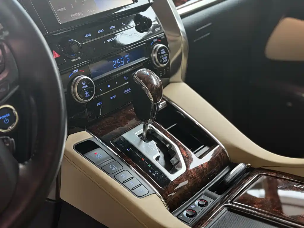Toyota Alphard 2019 — фото 9