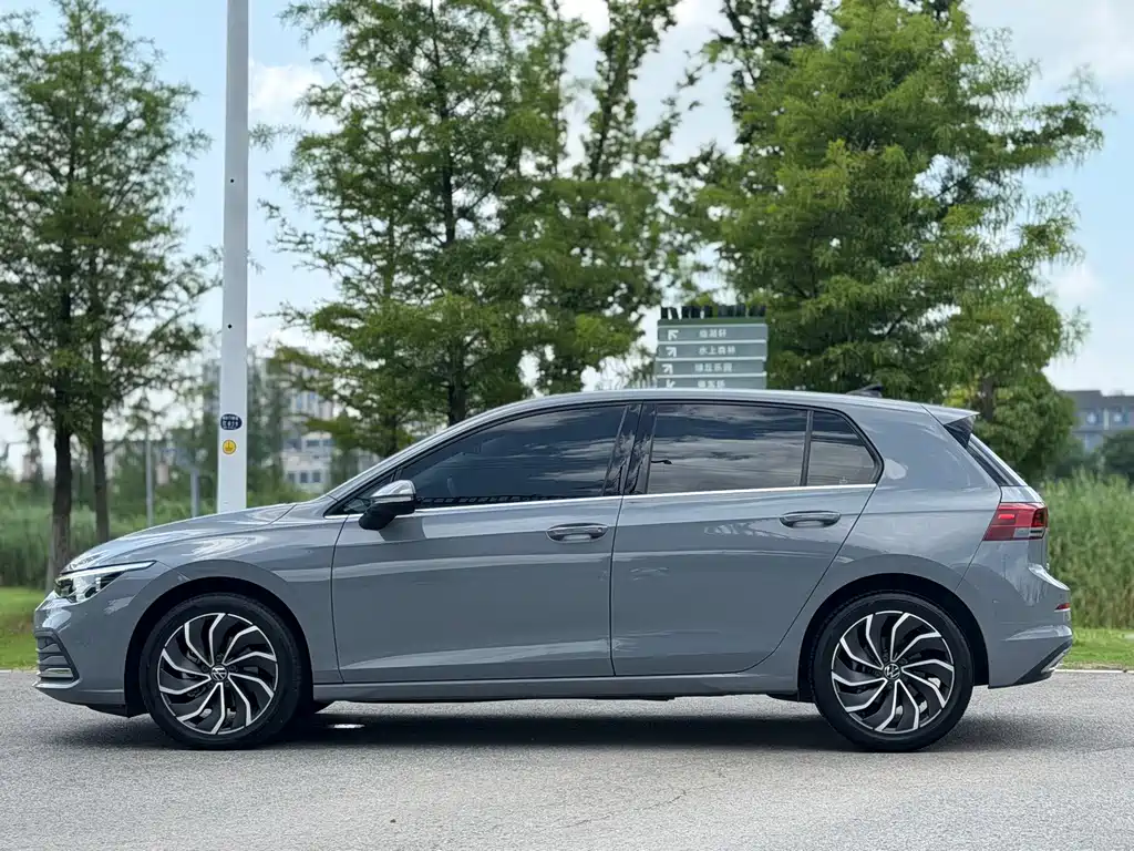 Volkswagen Golf 2021