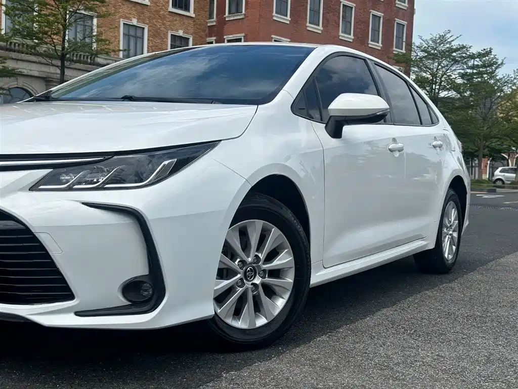 Toyota Corolla 2022 — фото 11