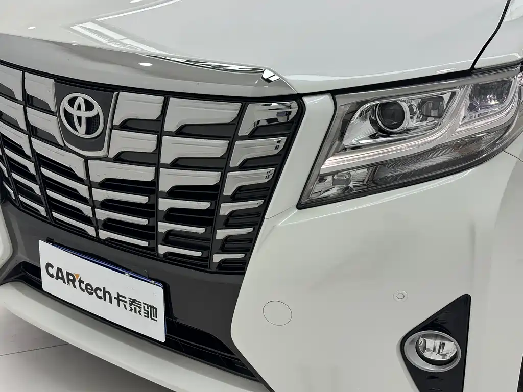 Toyota Alphard 2017 — фото 31