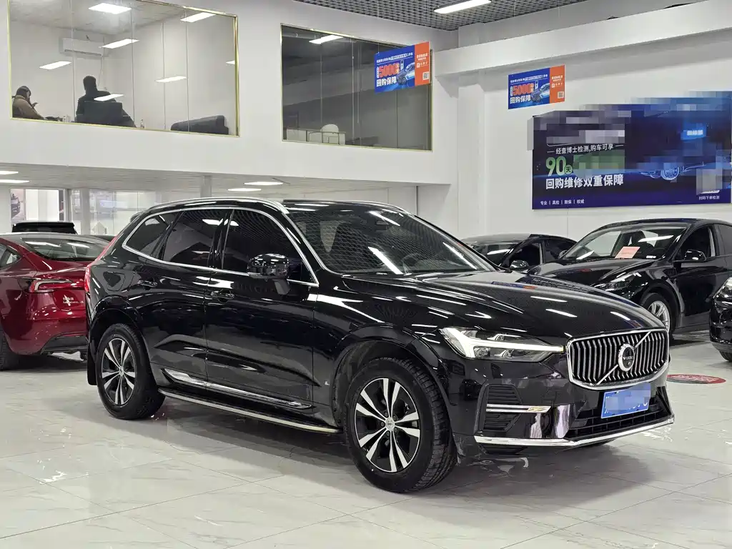 Volvo XC60 2022 — фото 3