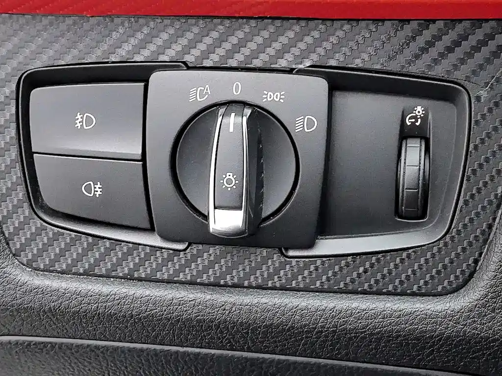BMW 3 Series 2017 — фото 21