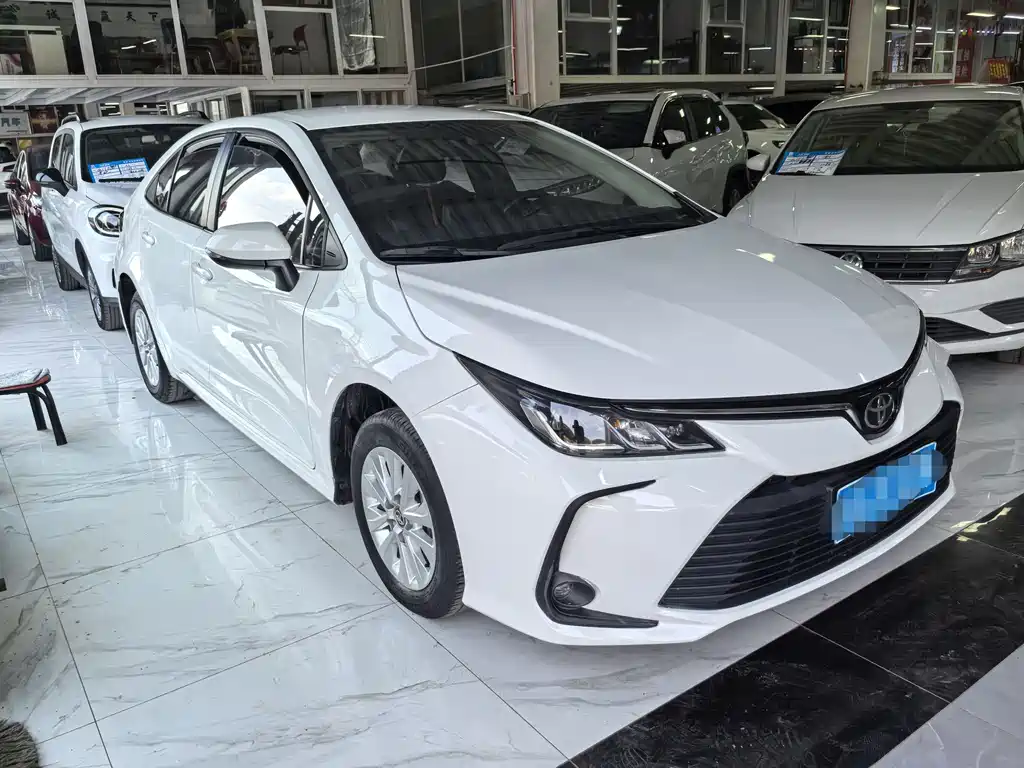 Toyota Corolla 2023 — фото 3