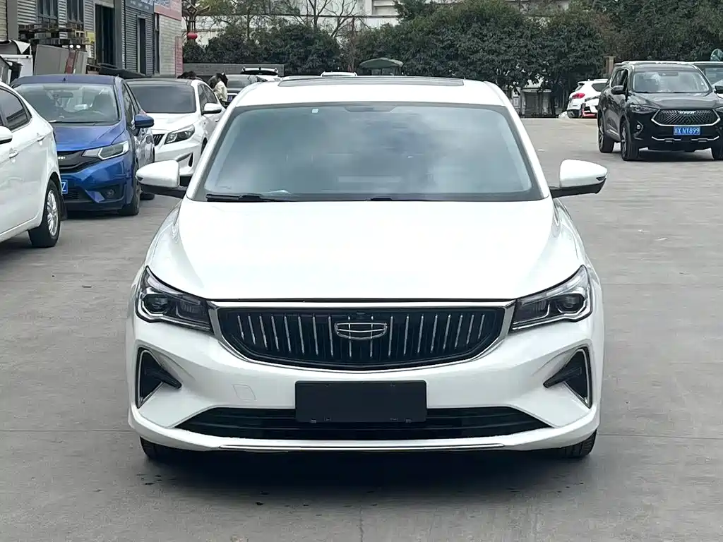Geely Emgrand 2021