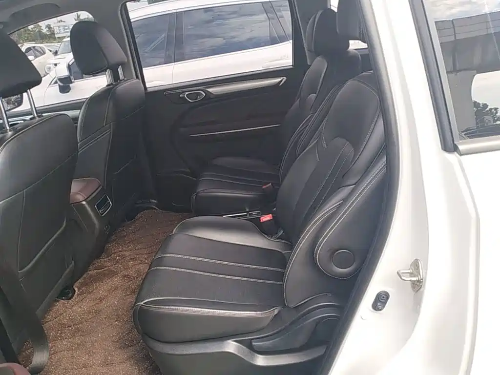 GAC Motor Trumpchi M6 2023 — фото 17