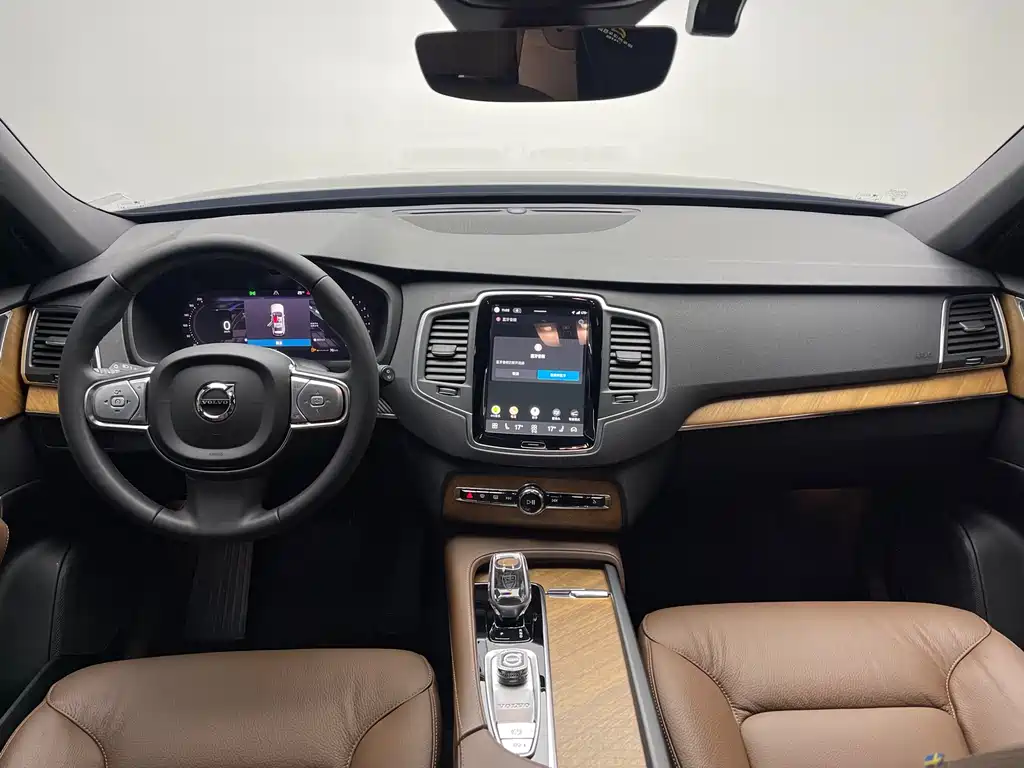 Volvo XC90 2024 — фото 11