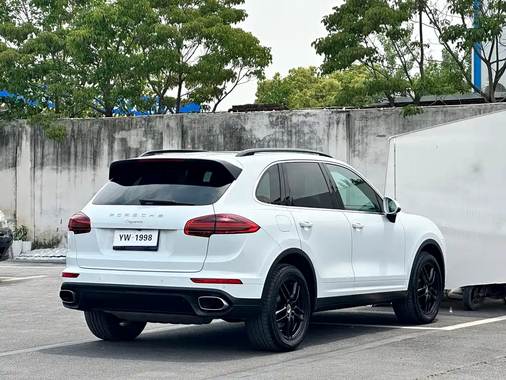 Porsche Cayenne 2015 — фото 8