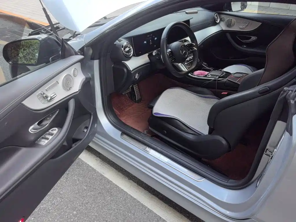 Mercedes-Benz E-Class 2023 — фото 12