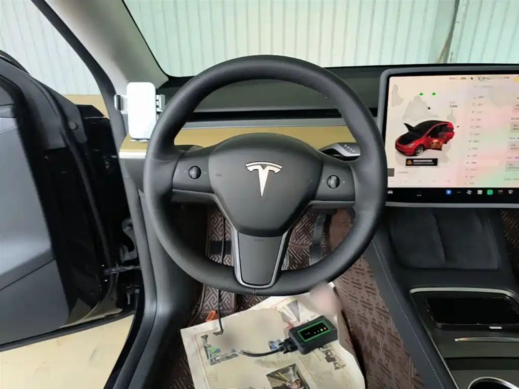 Tesla Model Y 2023 — фото 11
