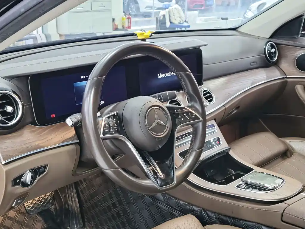 Mercedes-Benz E-Class 2022 — фото 4