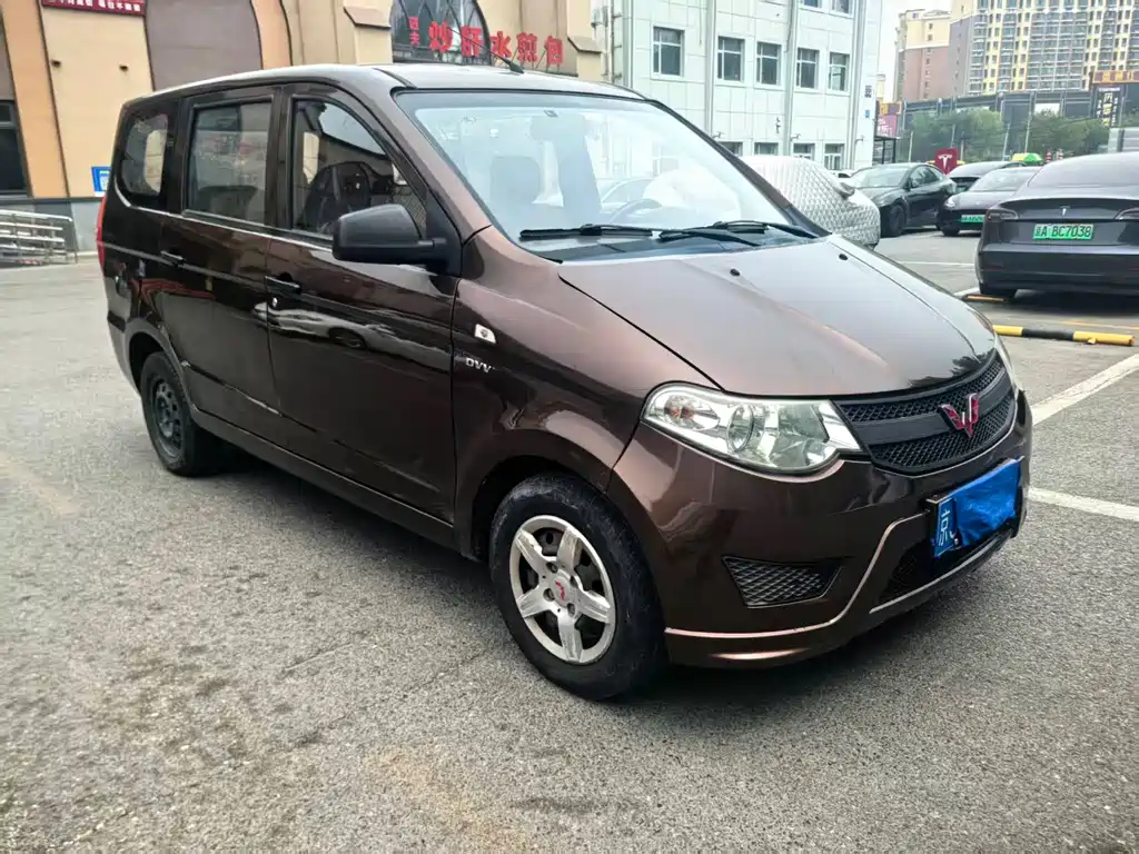 Wuling Hongguang 2017 — фото 10