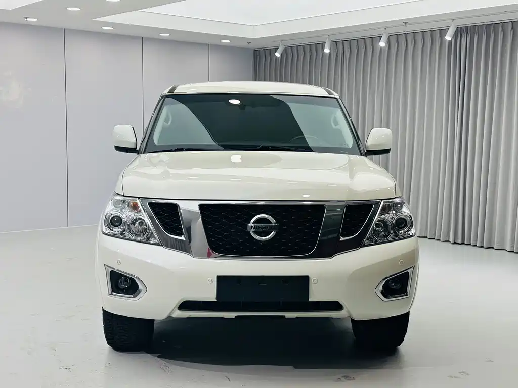 Nissan Patrol 2017 — фото 2