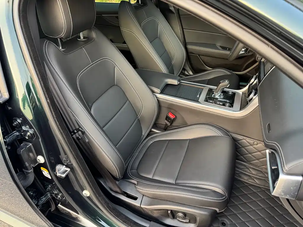 Jaguar XEL 2023 — фото 14