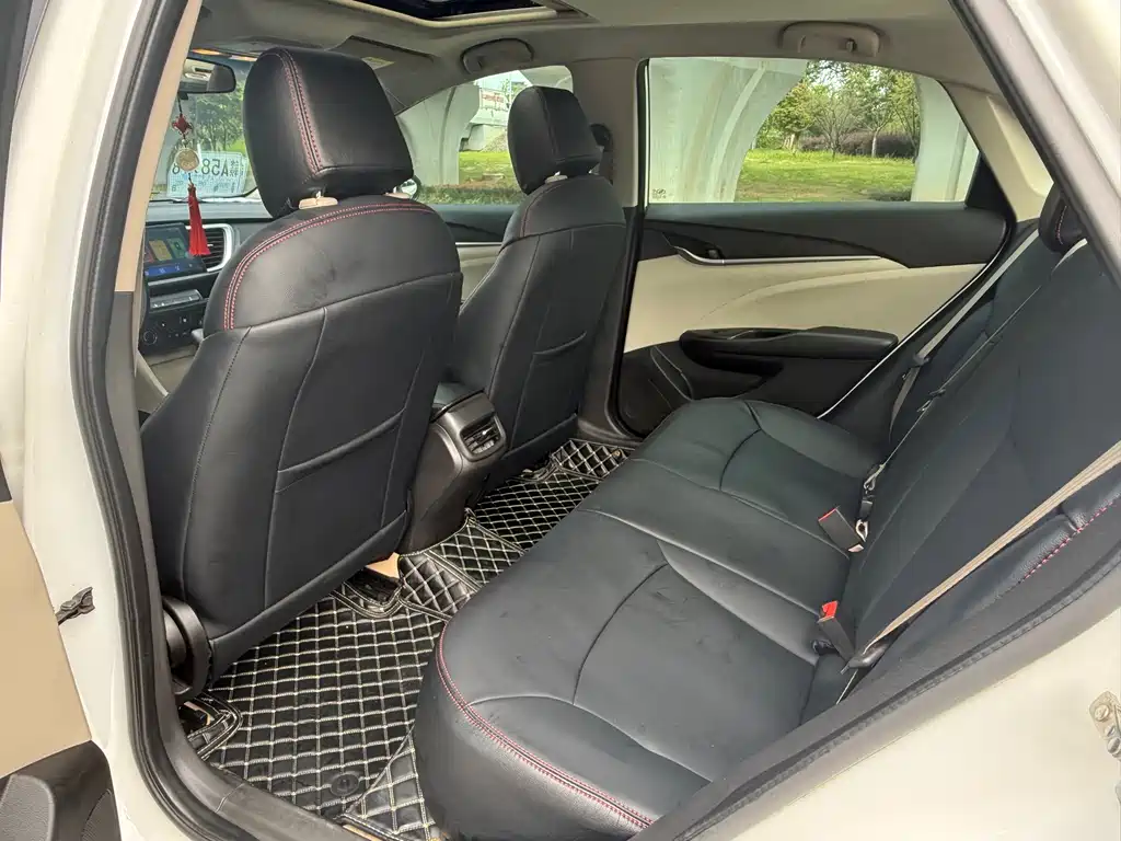 Buick Excelle 2015 — фото 14