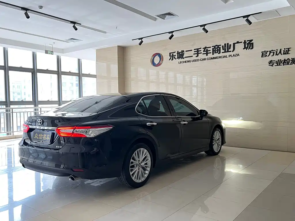 Toyota Camry 2020 — фото 4