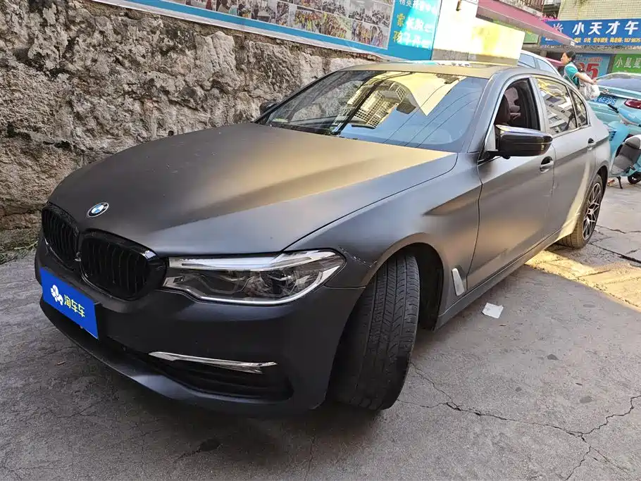 BMW 5 Series 2018 — фото 1