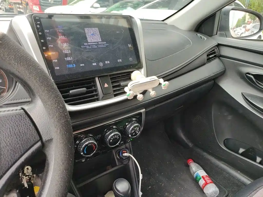 Toyota Yaris L 2021