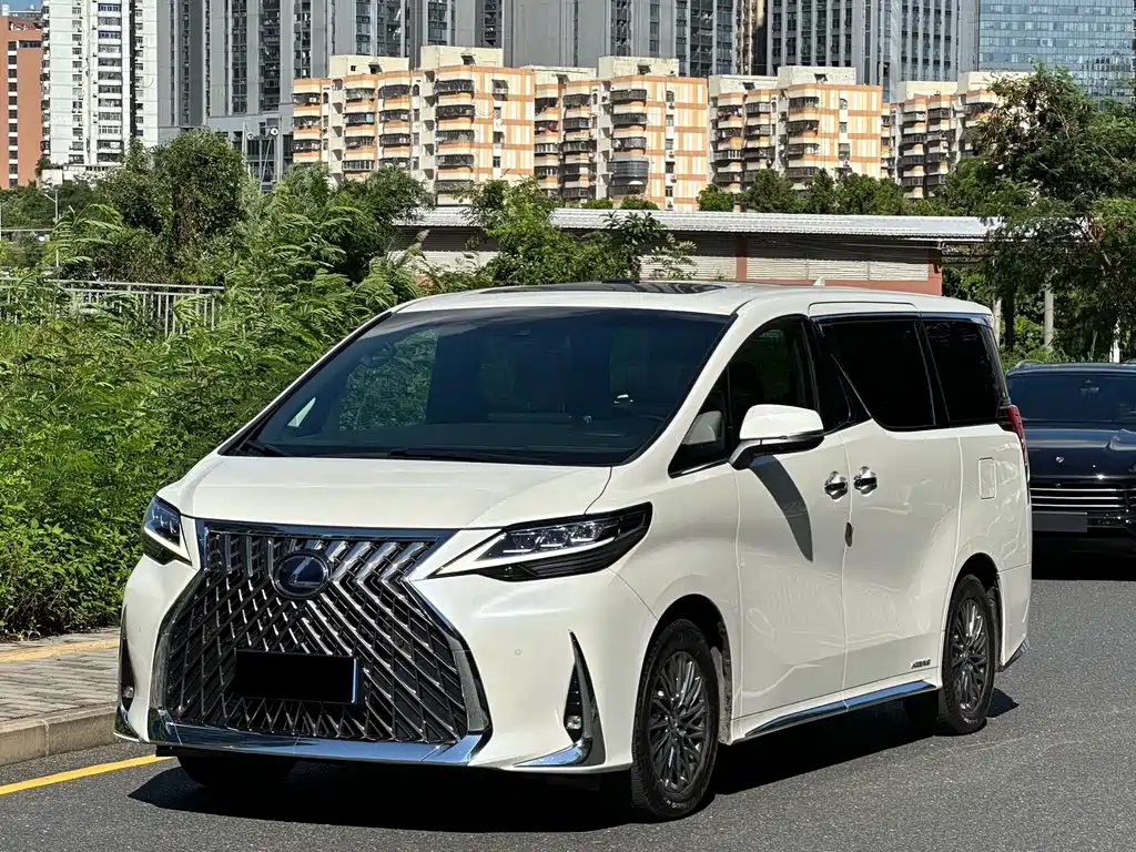 Lexus LM 2020