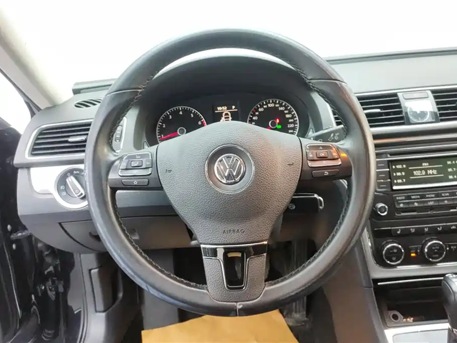 Volkswagen Passat 2016 — фото 15