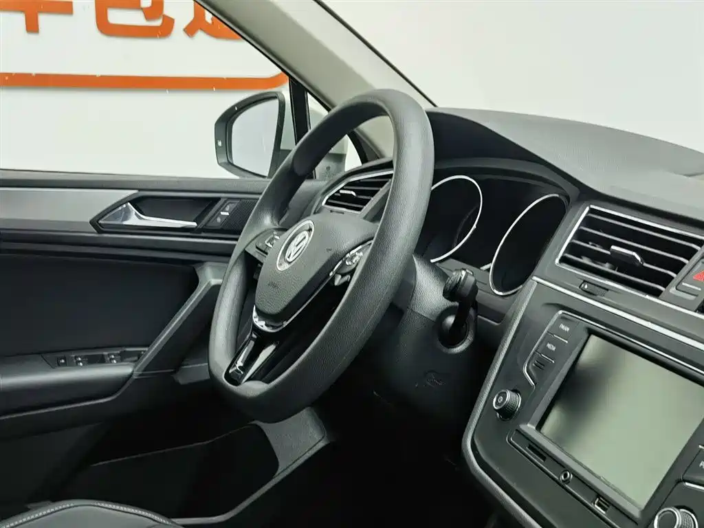Volkswagen Tiguan L 2018 — фото 22