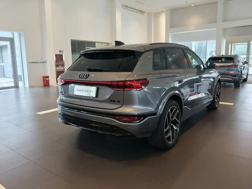 Audi Q6L E-Tron 2025 — фото 15
