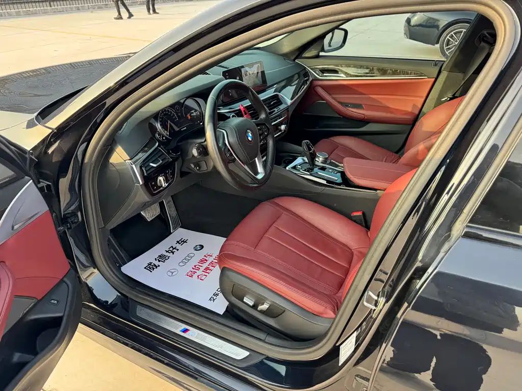 BMW 5 Series 2018 — фото 9