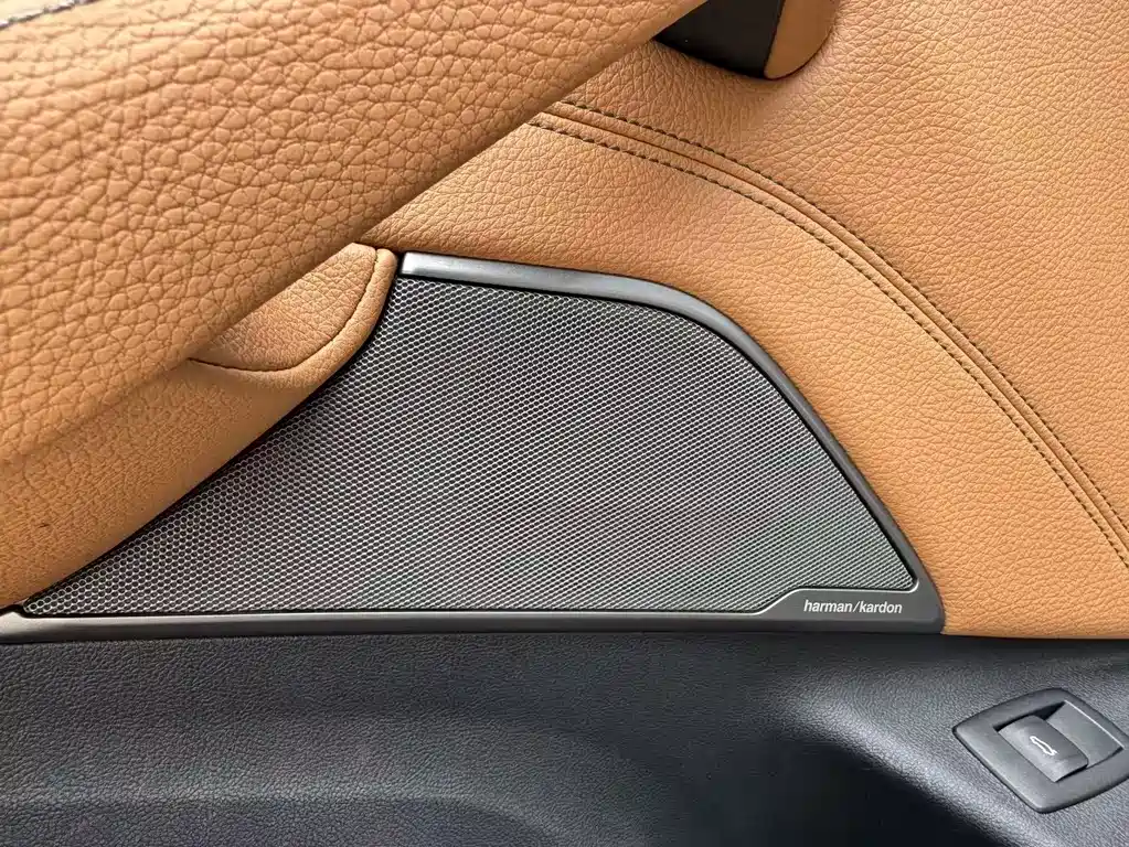 BMW 5 Series 2018 — фото 11