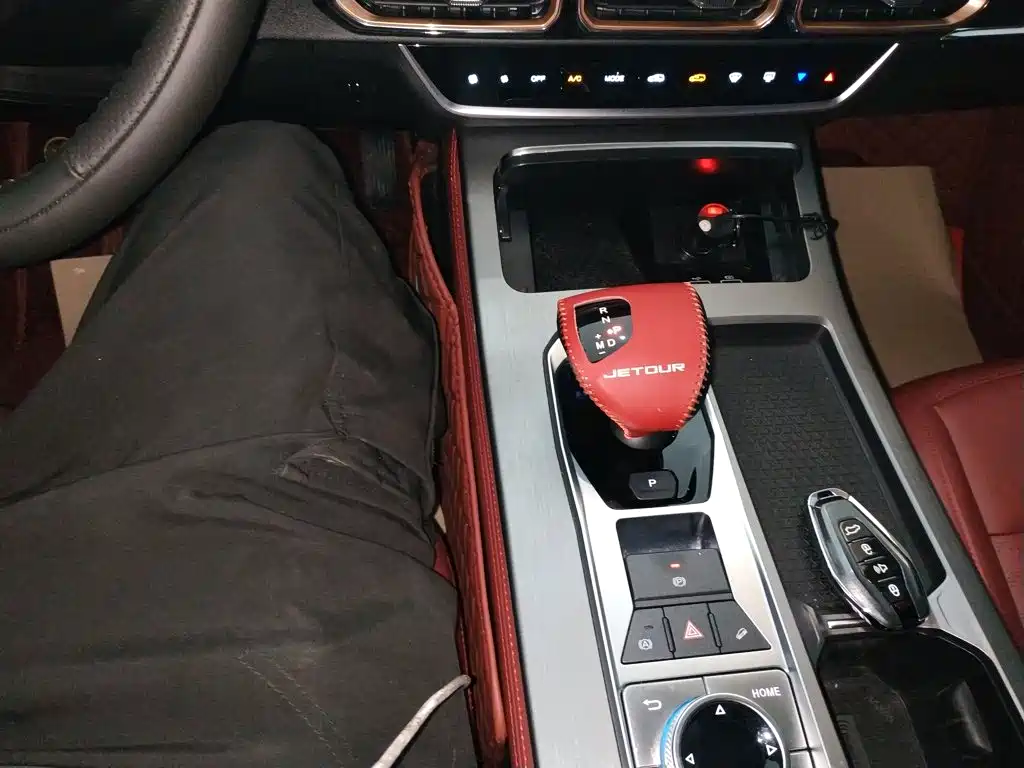Jetour X70 PLUS 2025 — фото 14