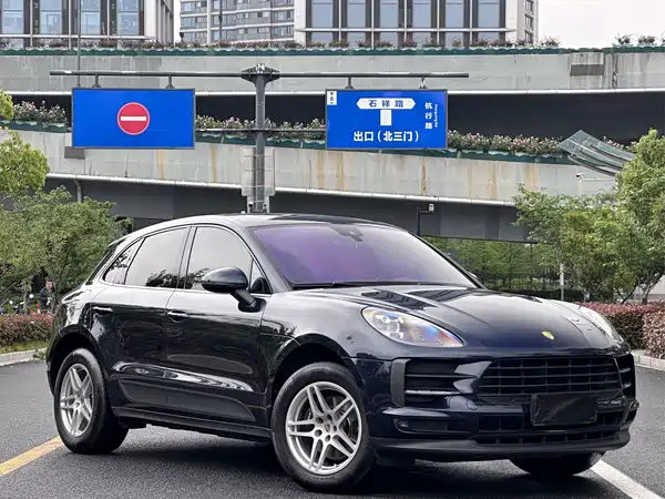 Porsche Macan 2021