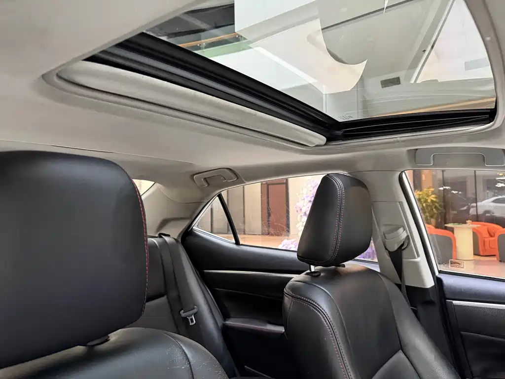 Toyota Corolla 2015 — фото 15