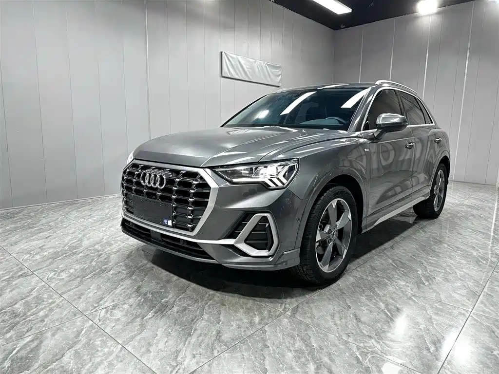 Audi Q3 2023 — фото 1