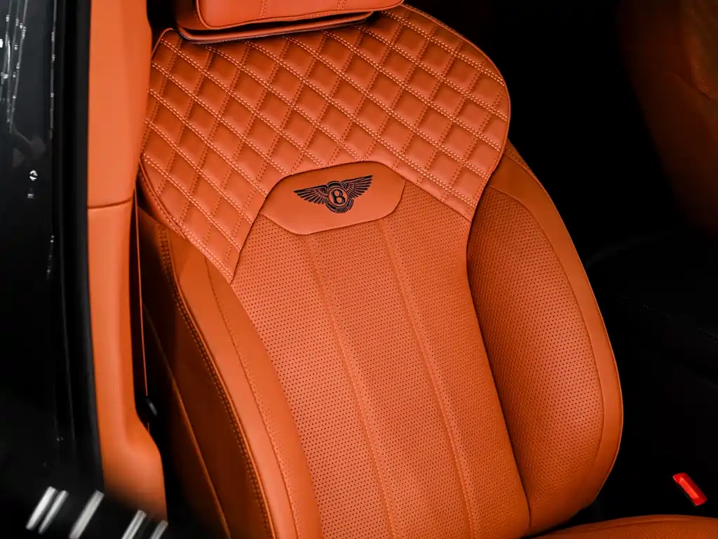 Bentley Bentayga 2021 — фото 14