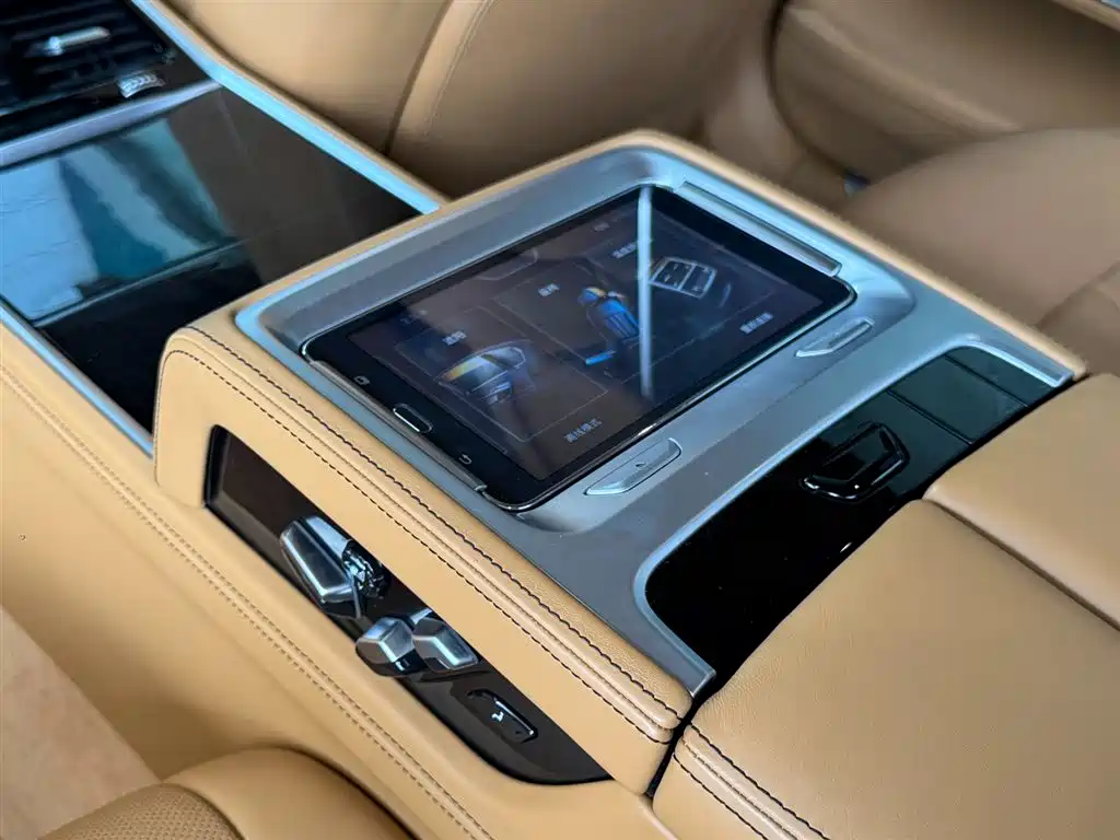 BMW 7 Series 2017 — фото 20