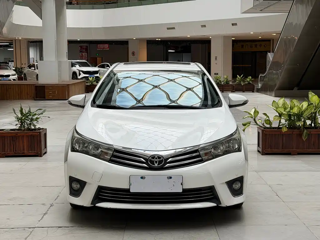 Toyota Corolla 2015 — фото 2