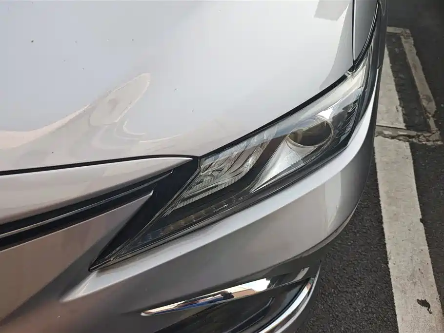 Toyota Camry 2022 — фото 5