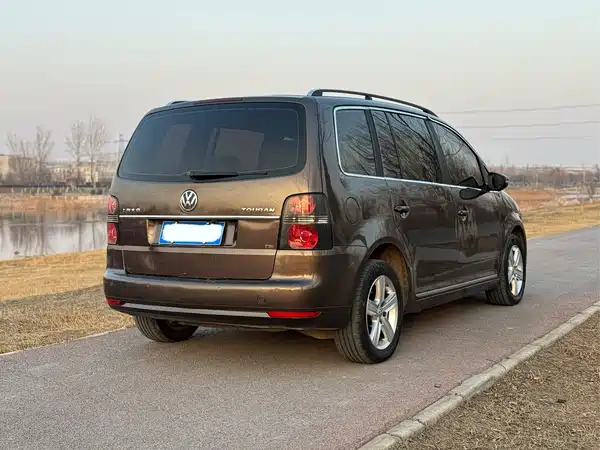 Volkswagen Touran 2011