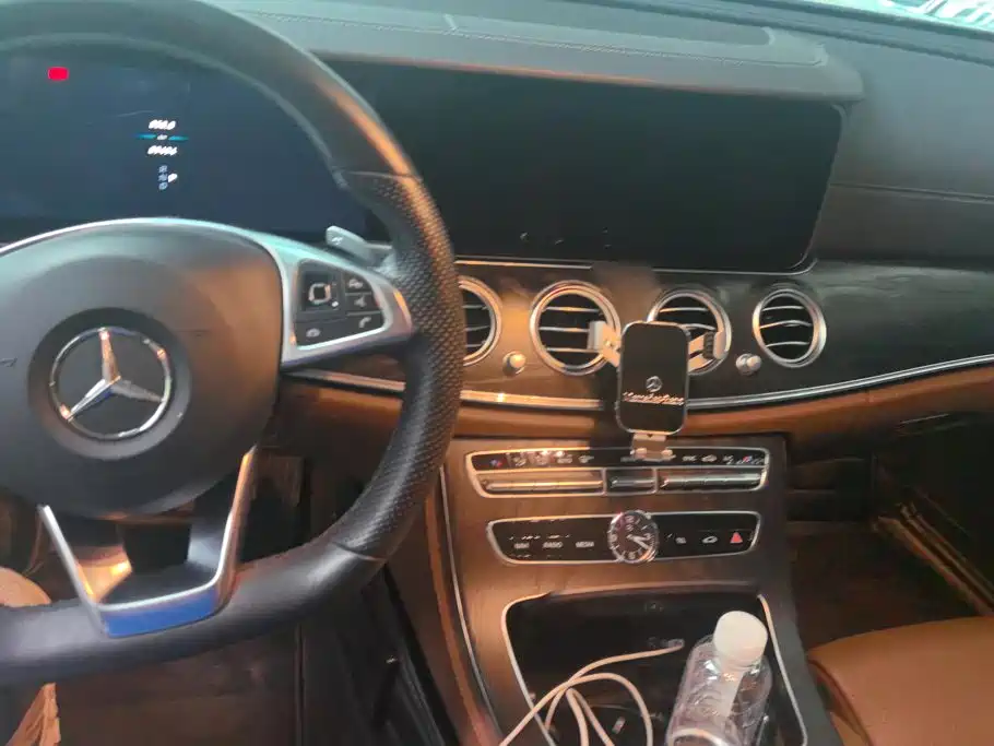 Mercedes-Benz E-Class 2018 — фото 12
