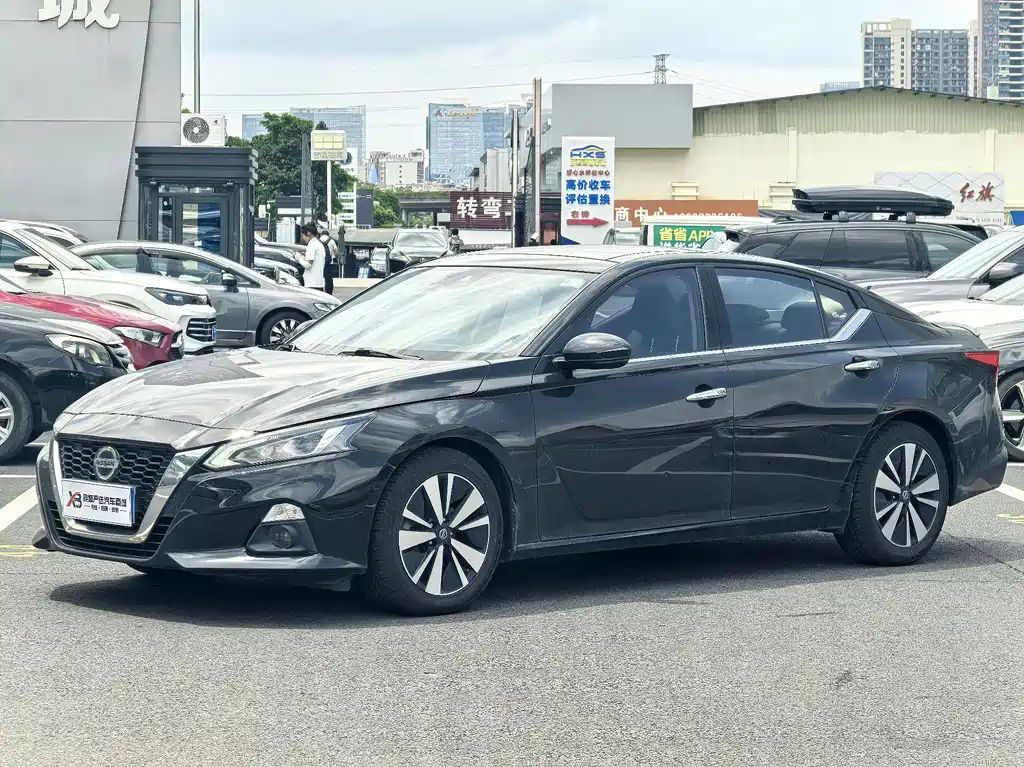 Nissan Teana 2022