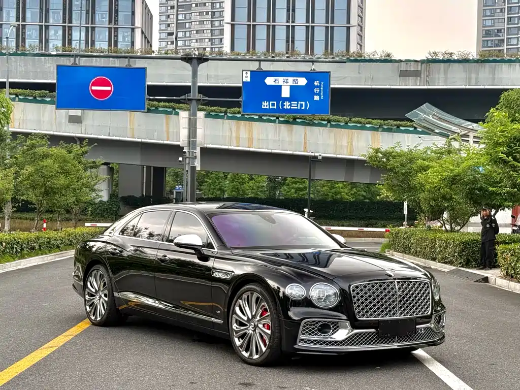Bentley Flying Spur 2021 — фото 2