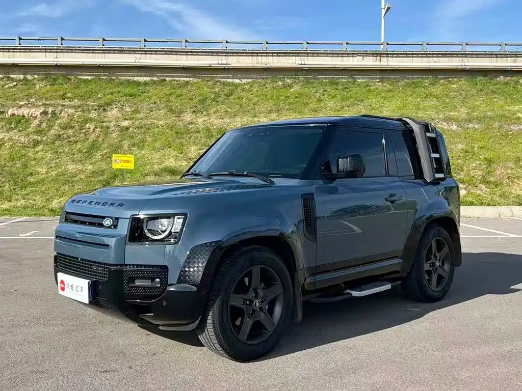 Land Rover Defender 2022