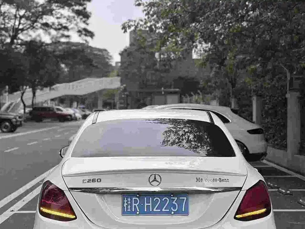 Mercedes-Benz C-Class 2022 — фото 3