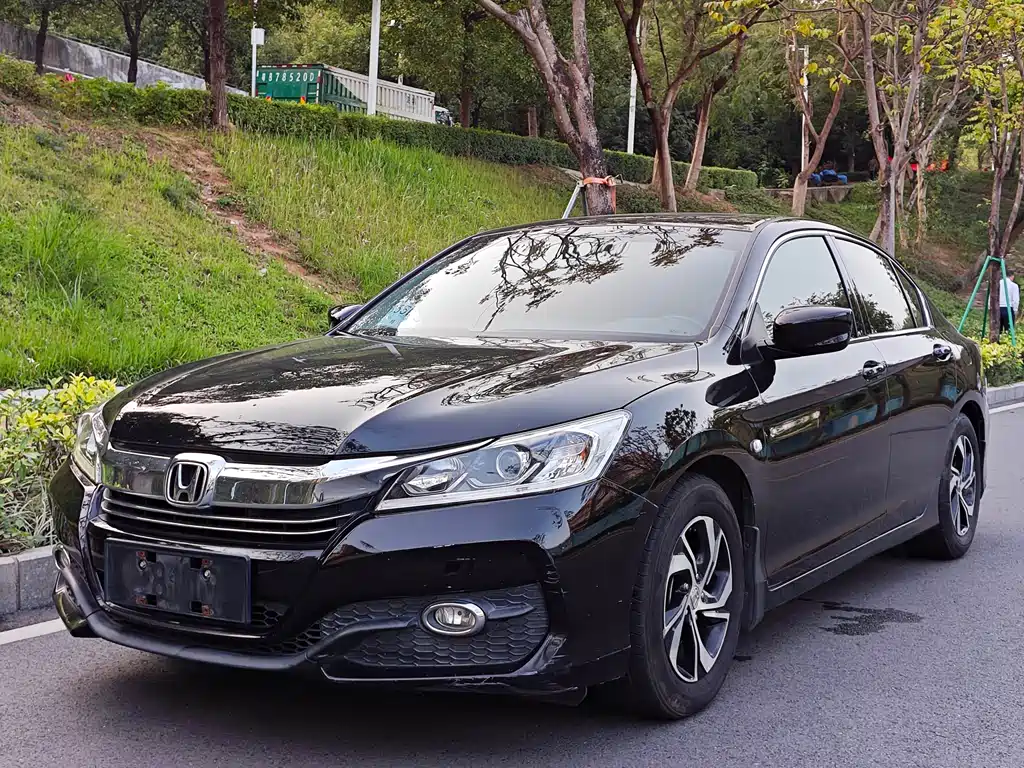 Honda Accord 2017 — фото 3