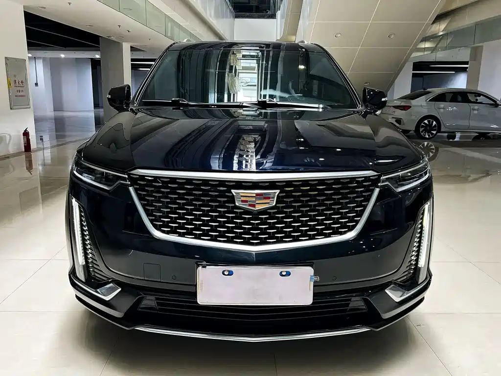 Cadillac XT6 2021 — фото 2