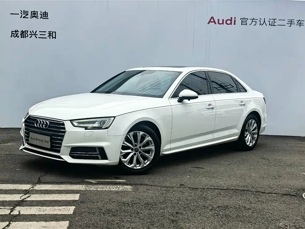 Audi A4L 2019 — фото 1